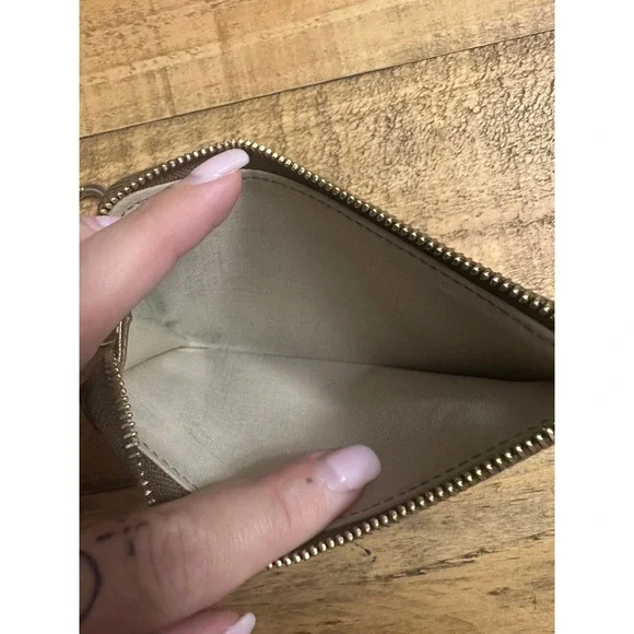 Metallic Key & Card Holder - Picture 10 of 11